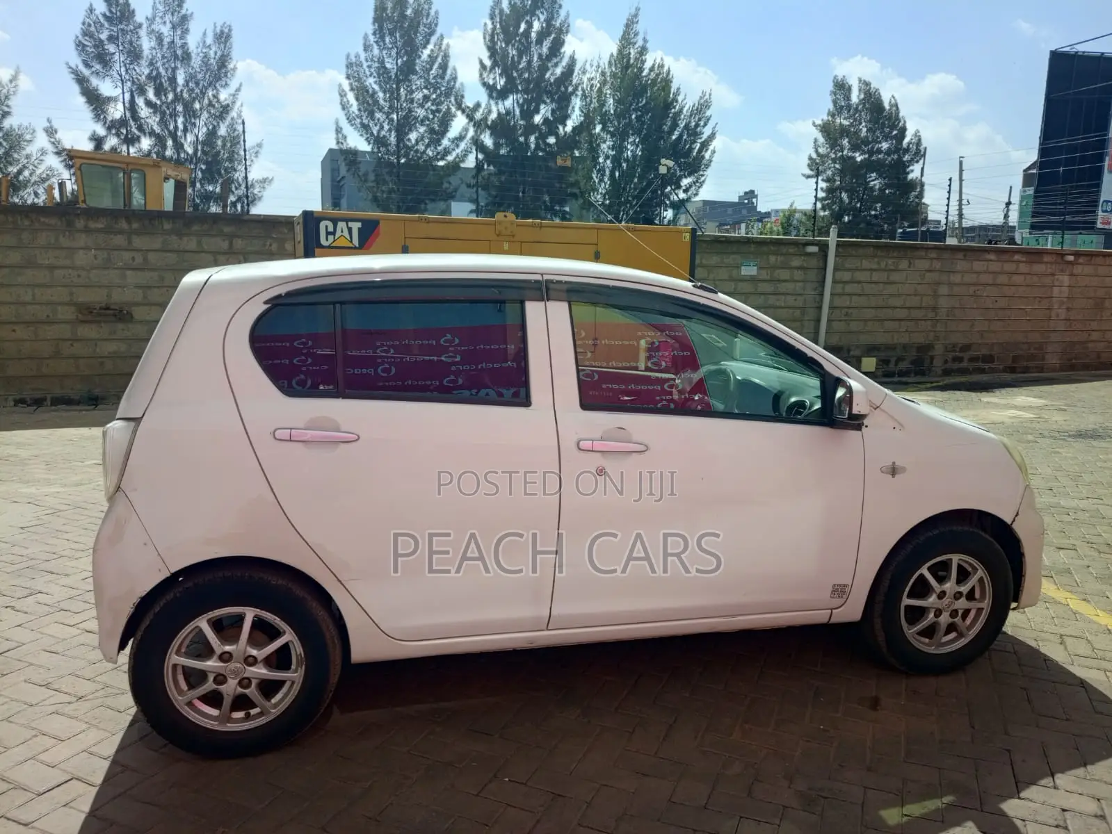 Toyota Pixis 2013 White