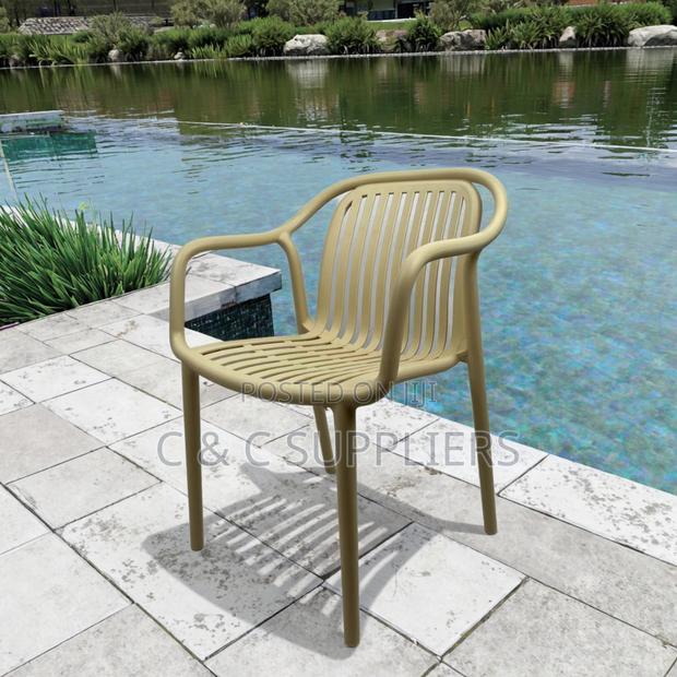 Plastic Chair - thumbnail 5