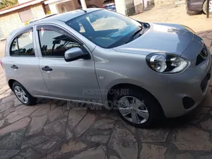 Nissan March 2018 Silver