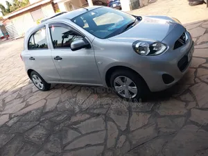Nissan March 2018 Silver