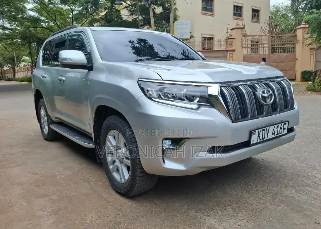 Toyota Land Cruiser Prado 2010 Silver