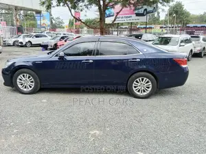 Toyota Crown 2013 Blue