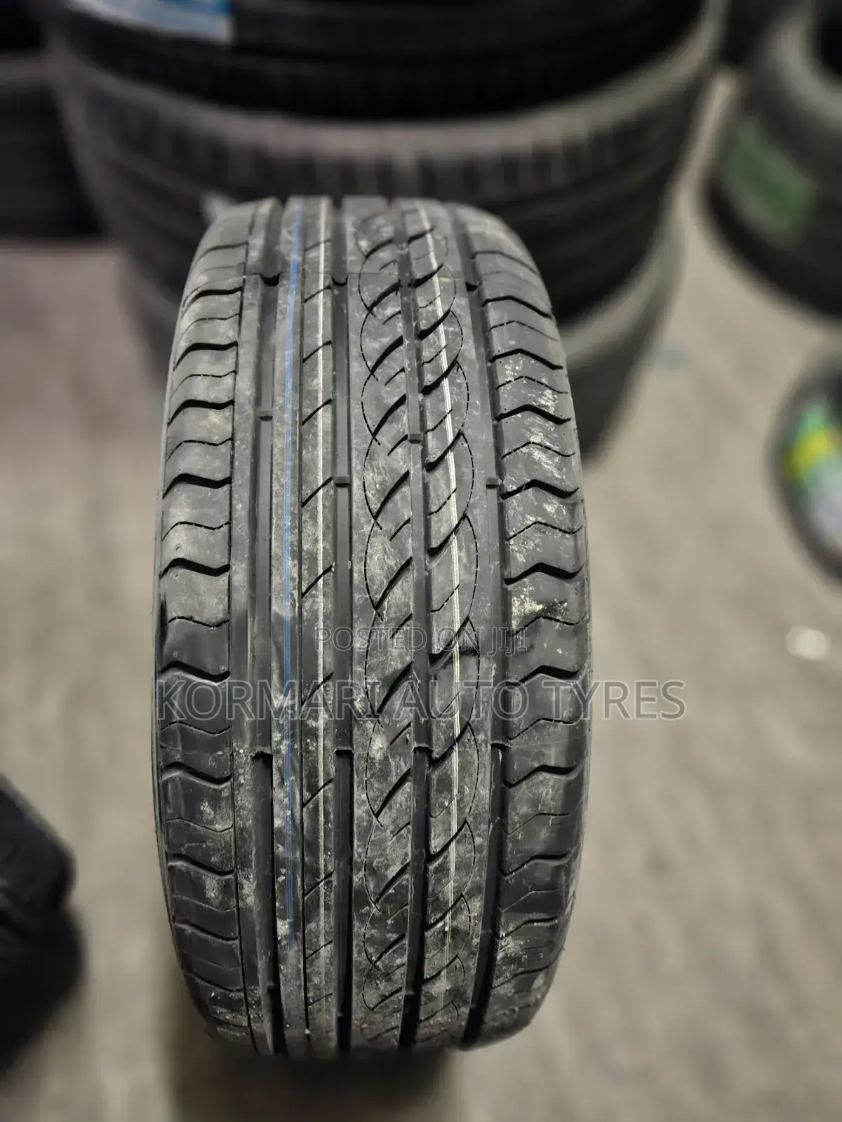 215/45r17 Centara