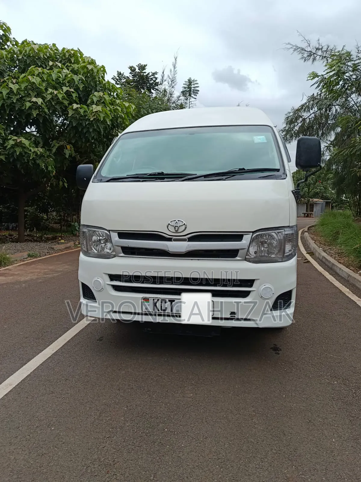 Toyota HiAce 2011 White