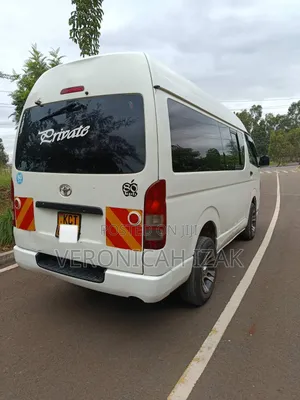 Toyota HiAce 2011 White
