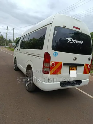 Toyota HiAce 2011 White