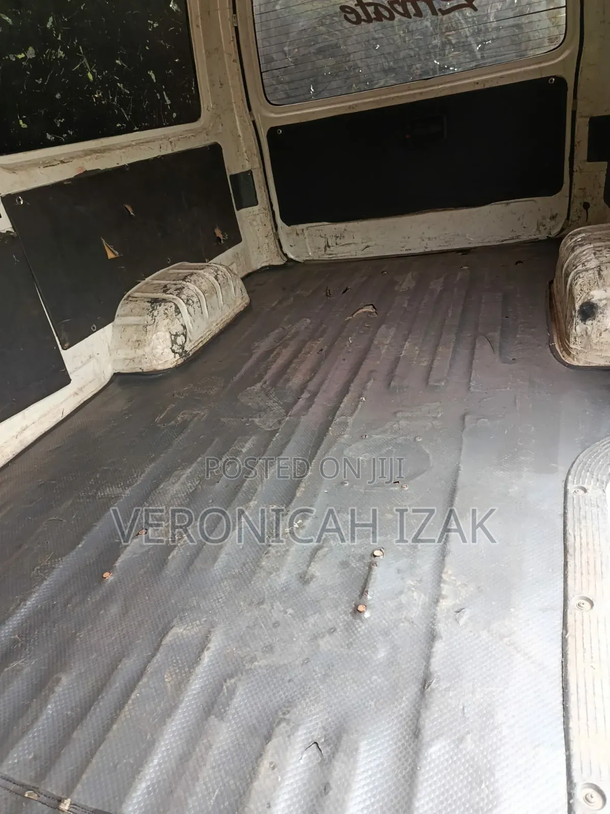 Toyota HiAce 2011 White