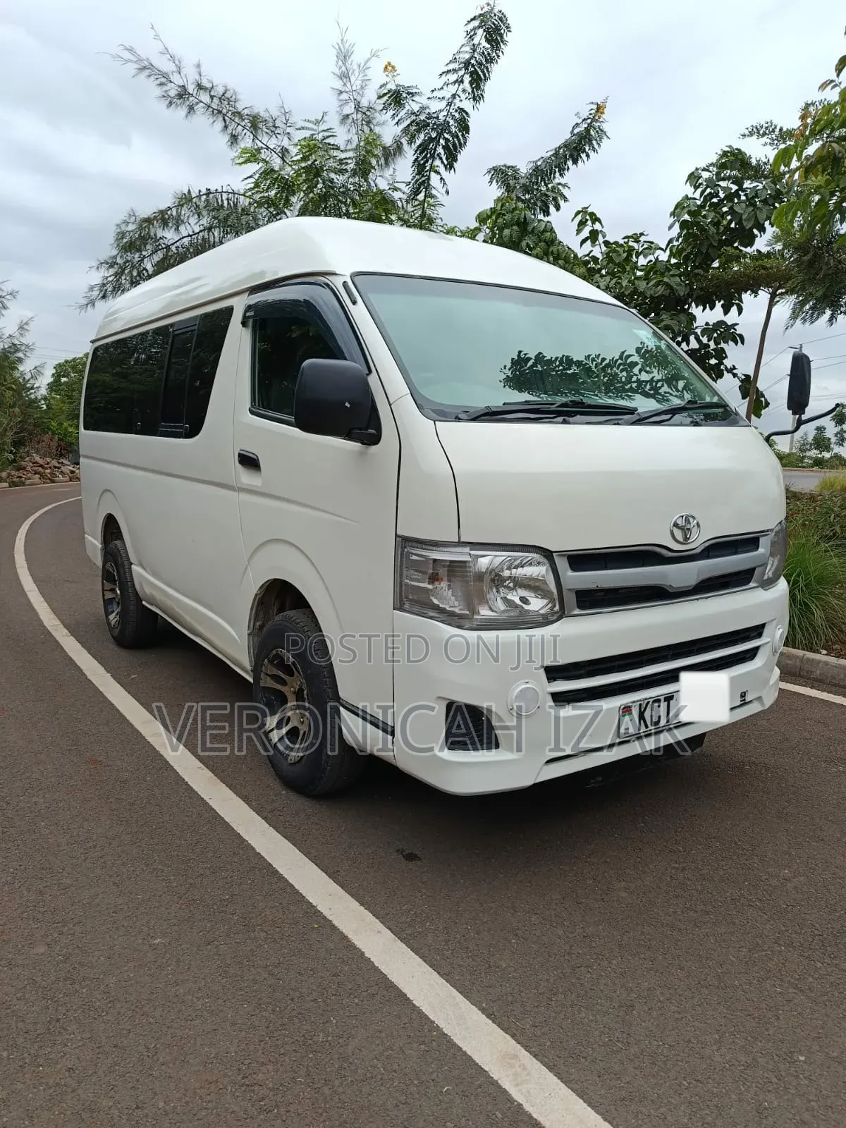 Toyota HiAce 2011 White