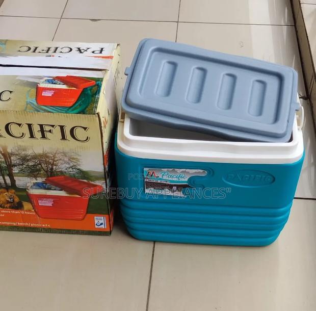 Pacific 32l Cooler Box – Portable Insulated Ice Chest