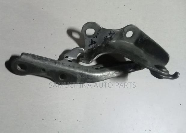 Bonnet Hinges Harrier 240