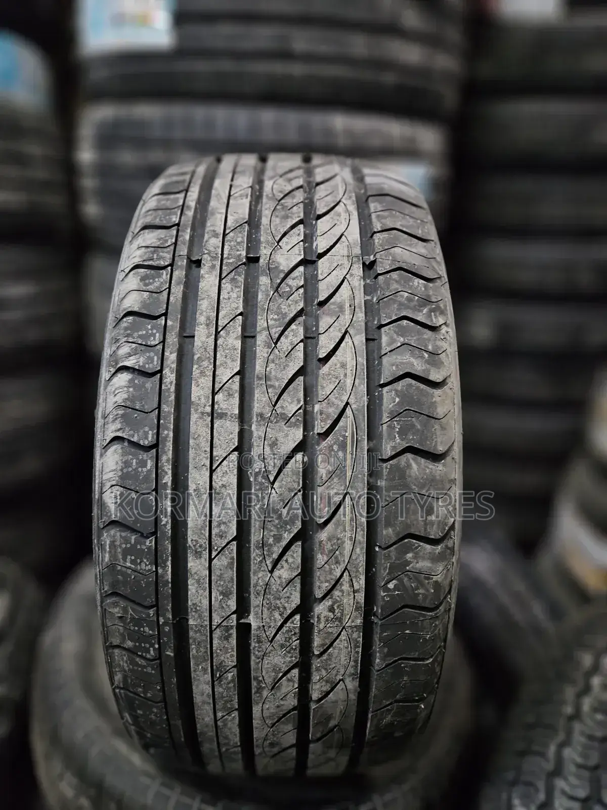 255/40r18 Centara