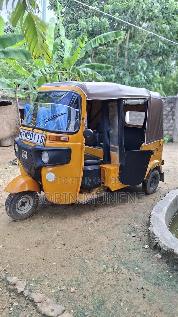 Bajaj RE 2022 Yellow - thumbnail 3