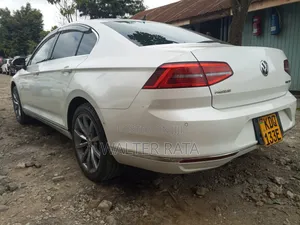 Volkswagen Passat 2017 White