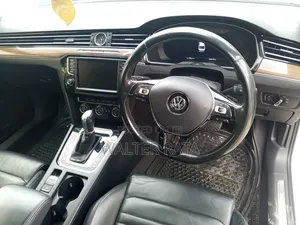 Volkswagen Passat 2017 White