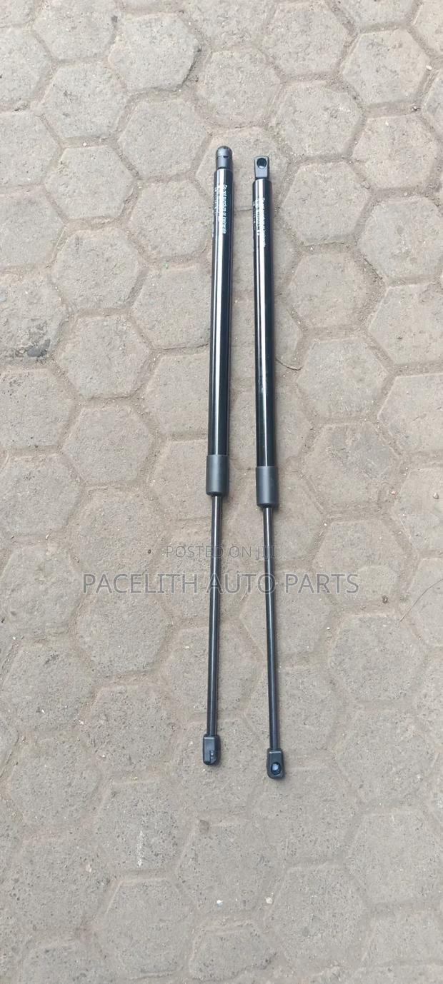 Boot Shocks Sienta Old Model