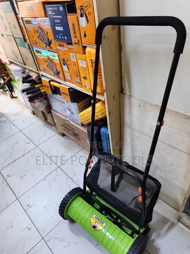 Manual Push Lawn Mower With Grass/ Lawnmower - thumbnail 3