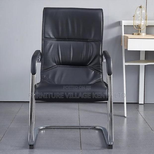 Ergonomic Executive Office Chair - thumbnail 4