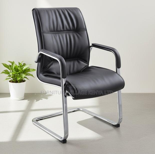 Ergonomic Executive Office Chair - thumbnail 9