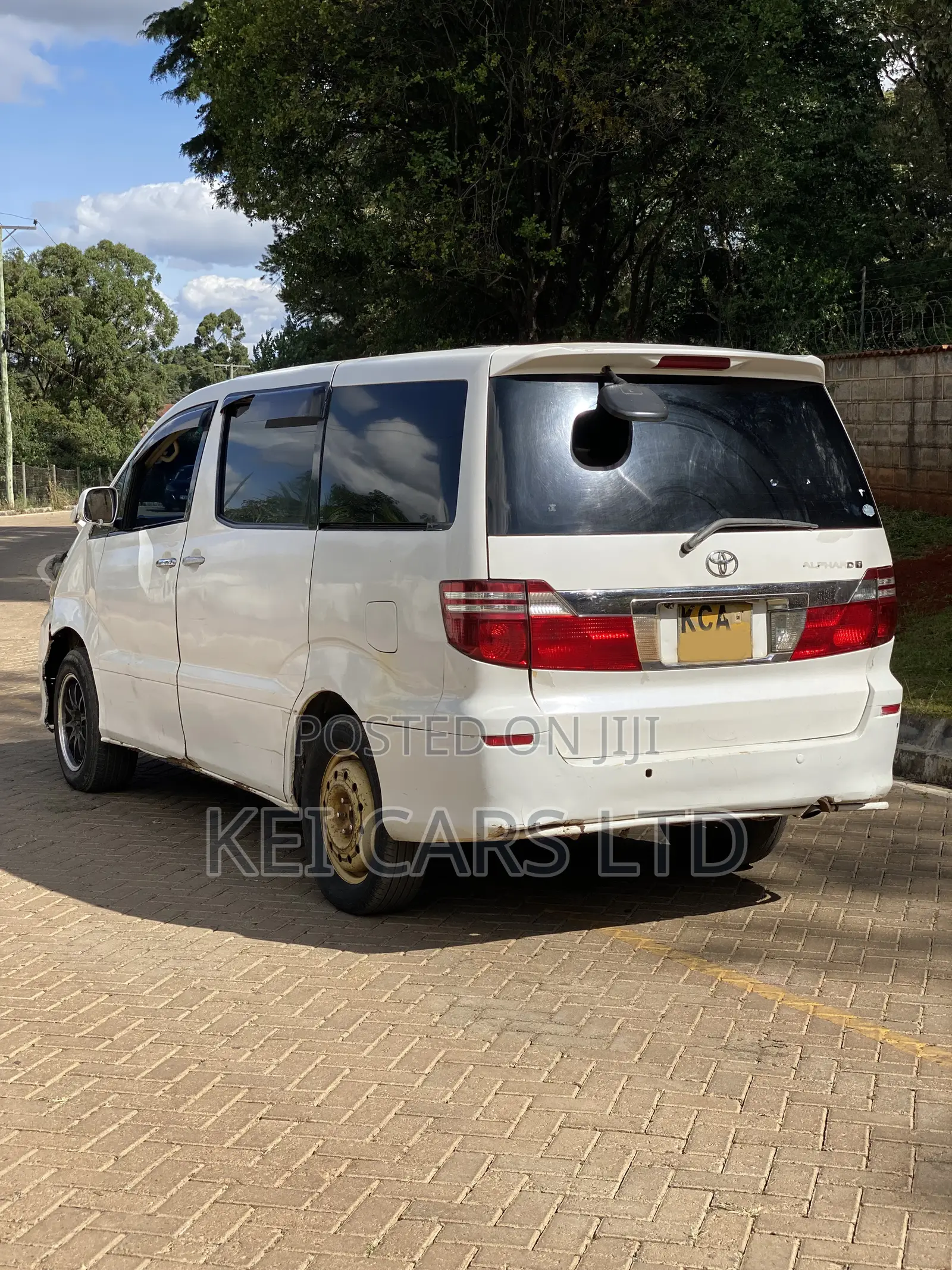 Toyota Alphard 2.4 Petrol AWD 2007 White