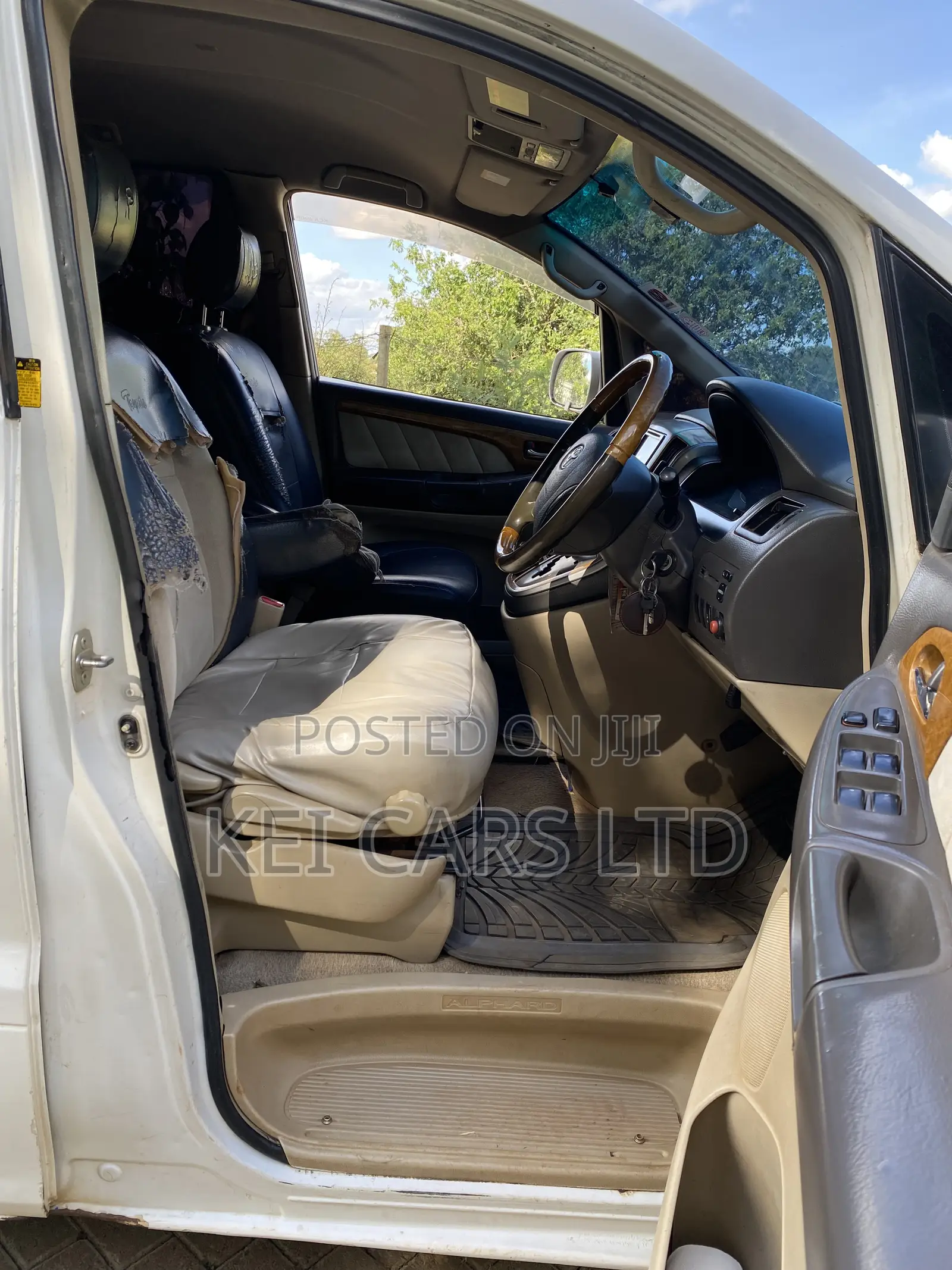 Toyota Alphard 2.4 Petrol AWD 2007 White
