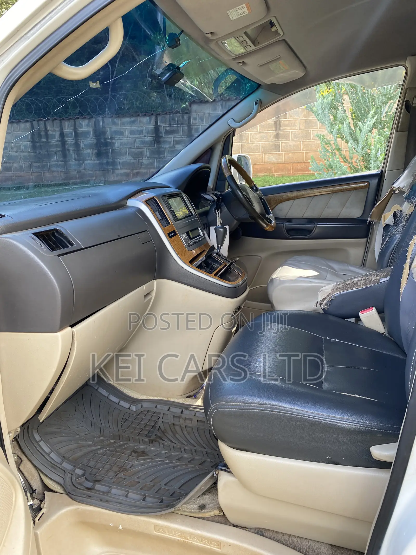 Toyota Alphard 2.4 Petrol AWD 2007 White