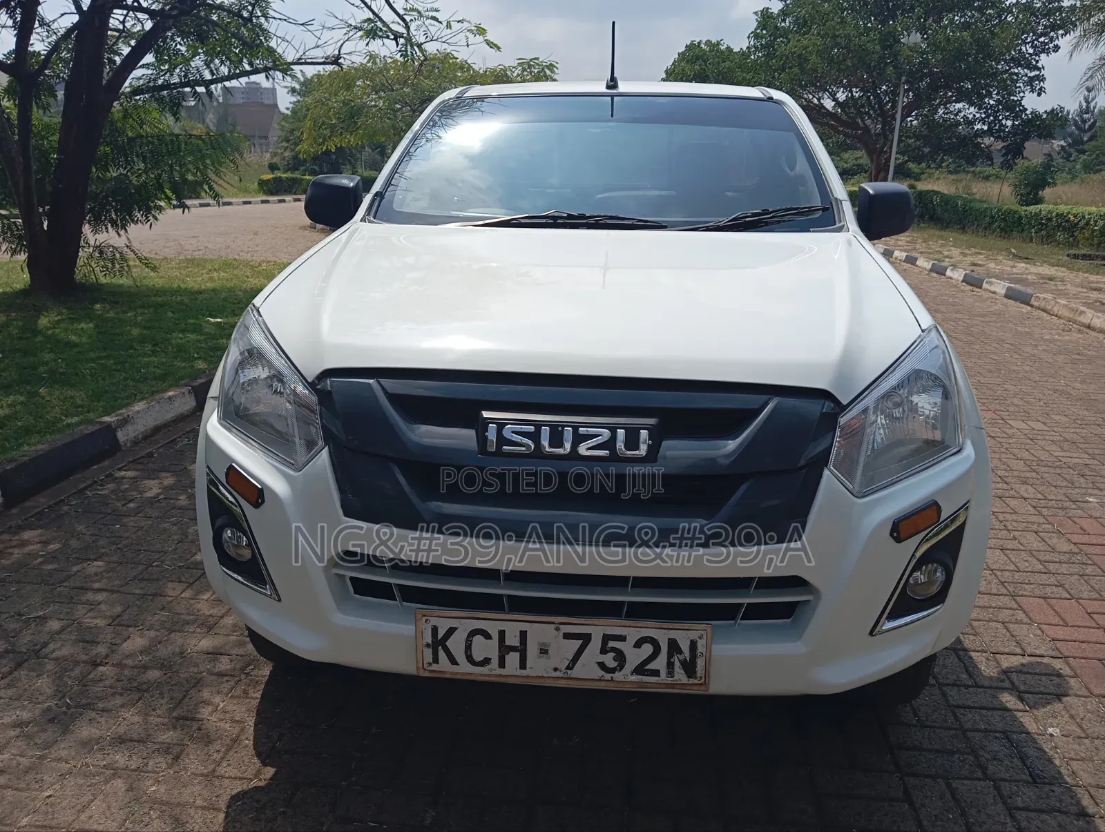 Isuzu D-MAX 2015 White
