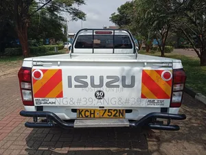 Isuzu D-MAX 2015 White