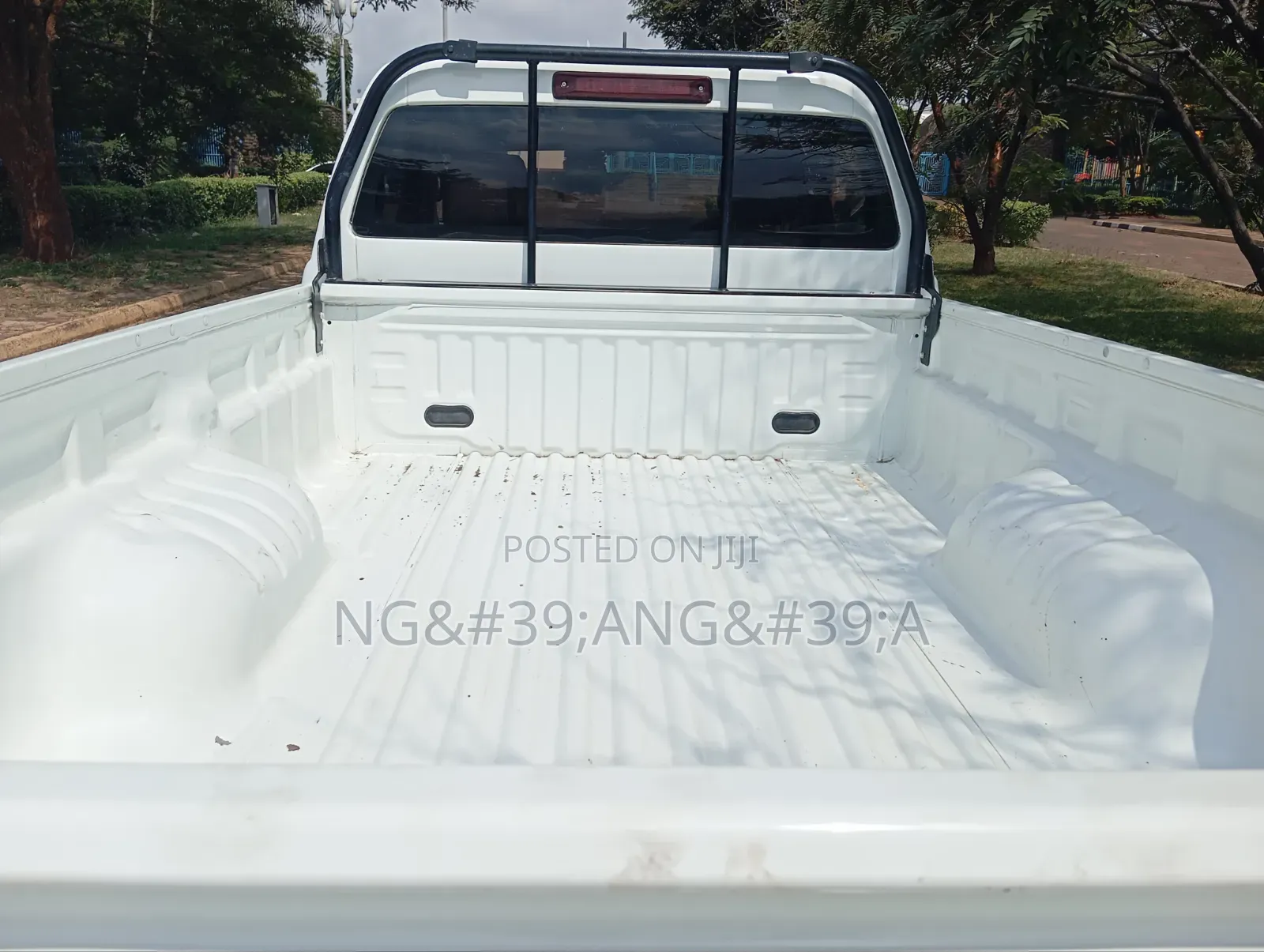 Isuzu D-MAX 2015 White