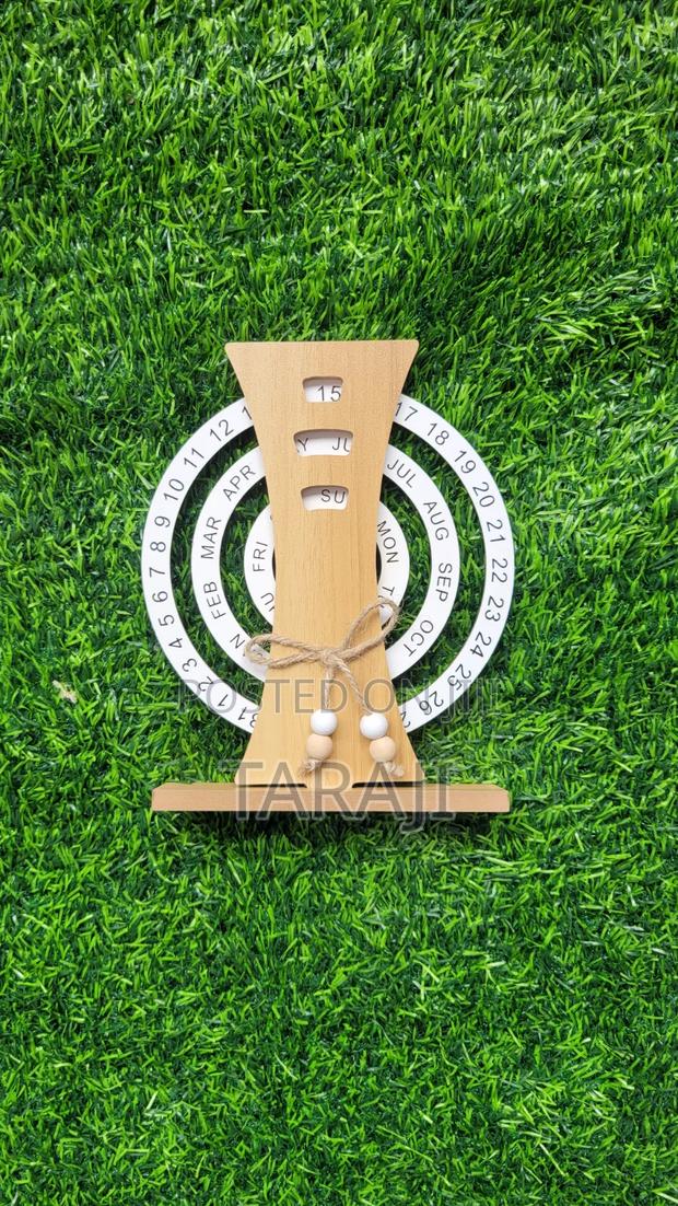 Premium Minimalist Perpetual Calendar –Reusable Desktop Calendar Decor