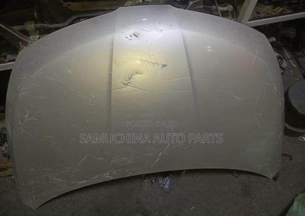 Bonnet Nissan Tiida