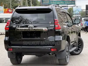 Toyota Land Cruiser Prado 2.8 2021 Black