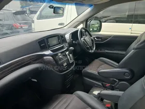 Nissan Elgrand 2018 White