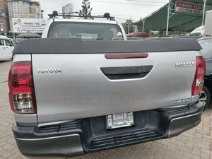Toyota Hilux 2020 Silver