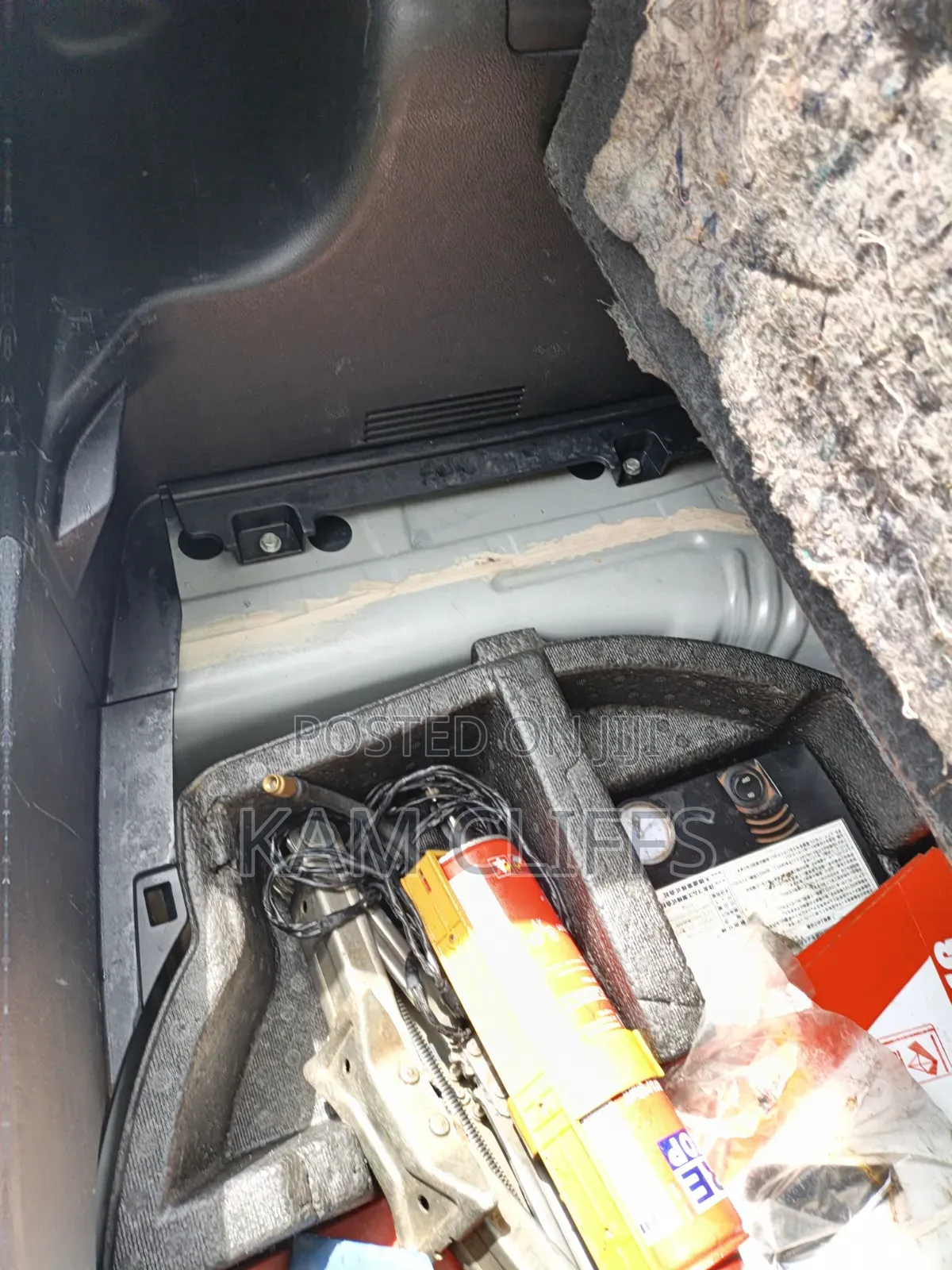 Toyota Vitz 2011 Silver