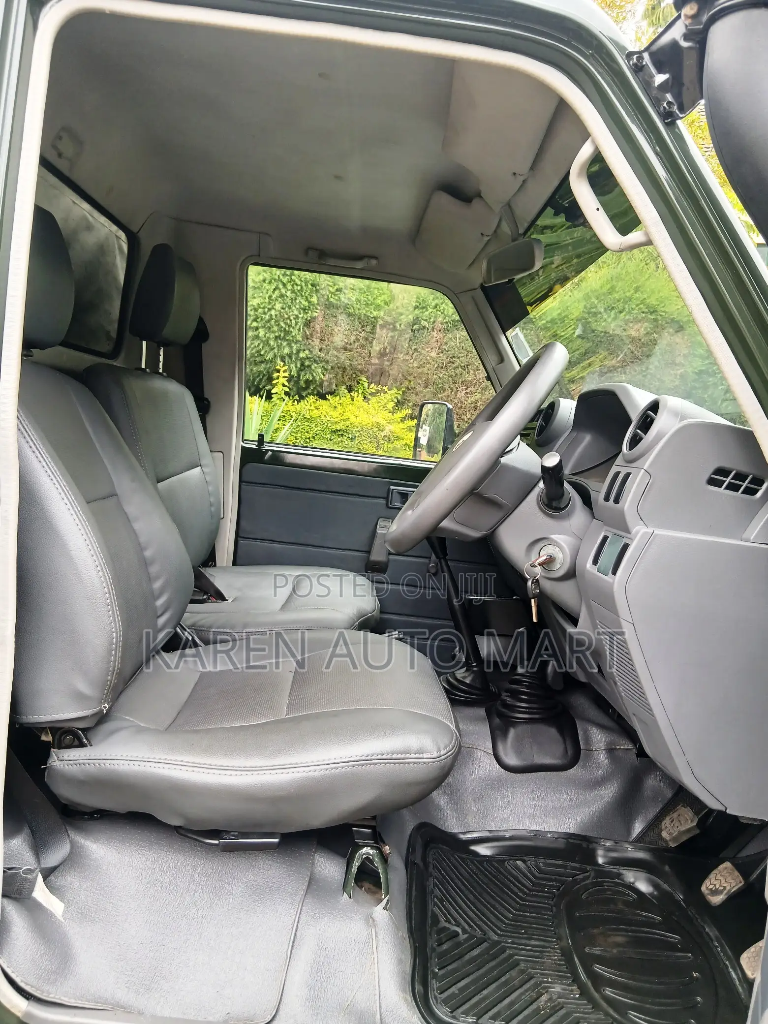Toyota Land Cruiser 79 Series 2021