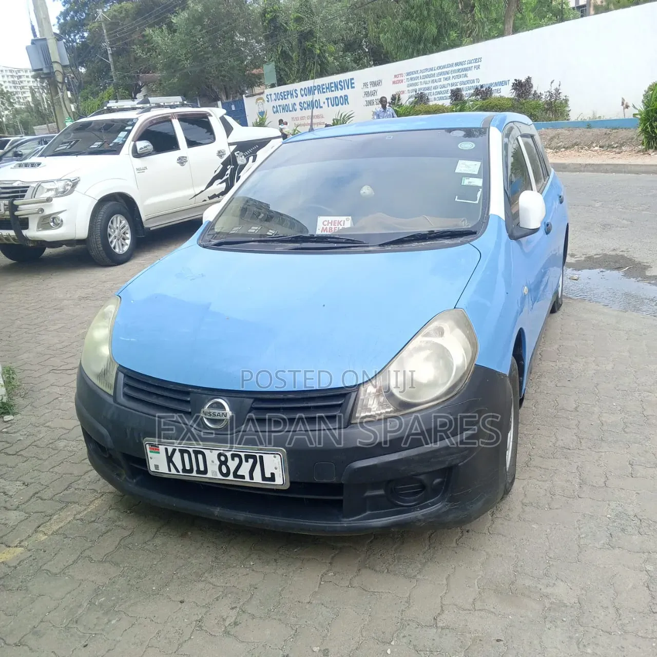 Nissan UD 2014 Blue