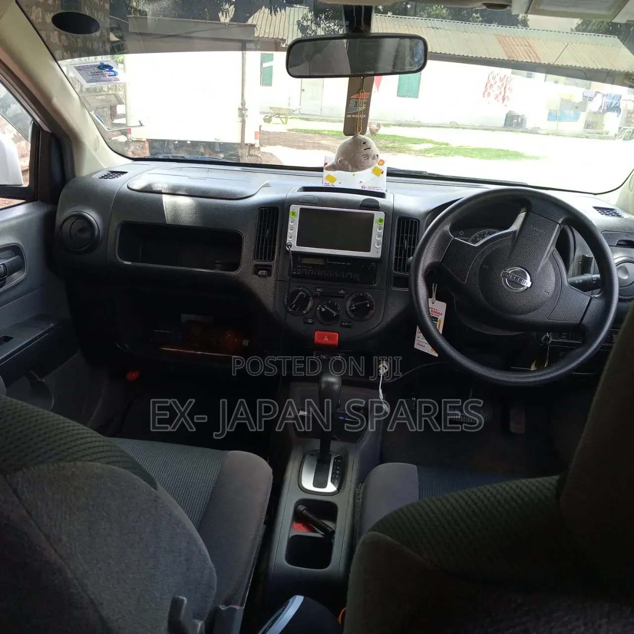 Nissan UD 2014 Blue