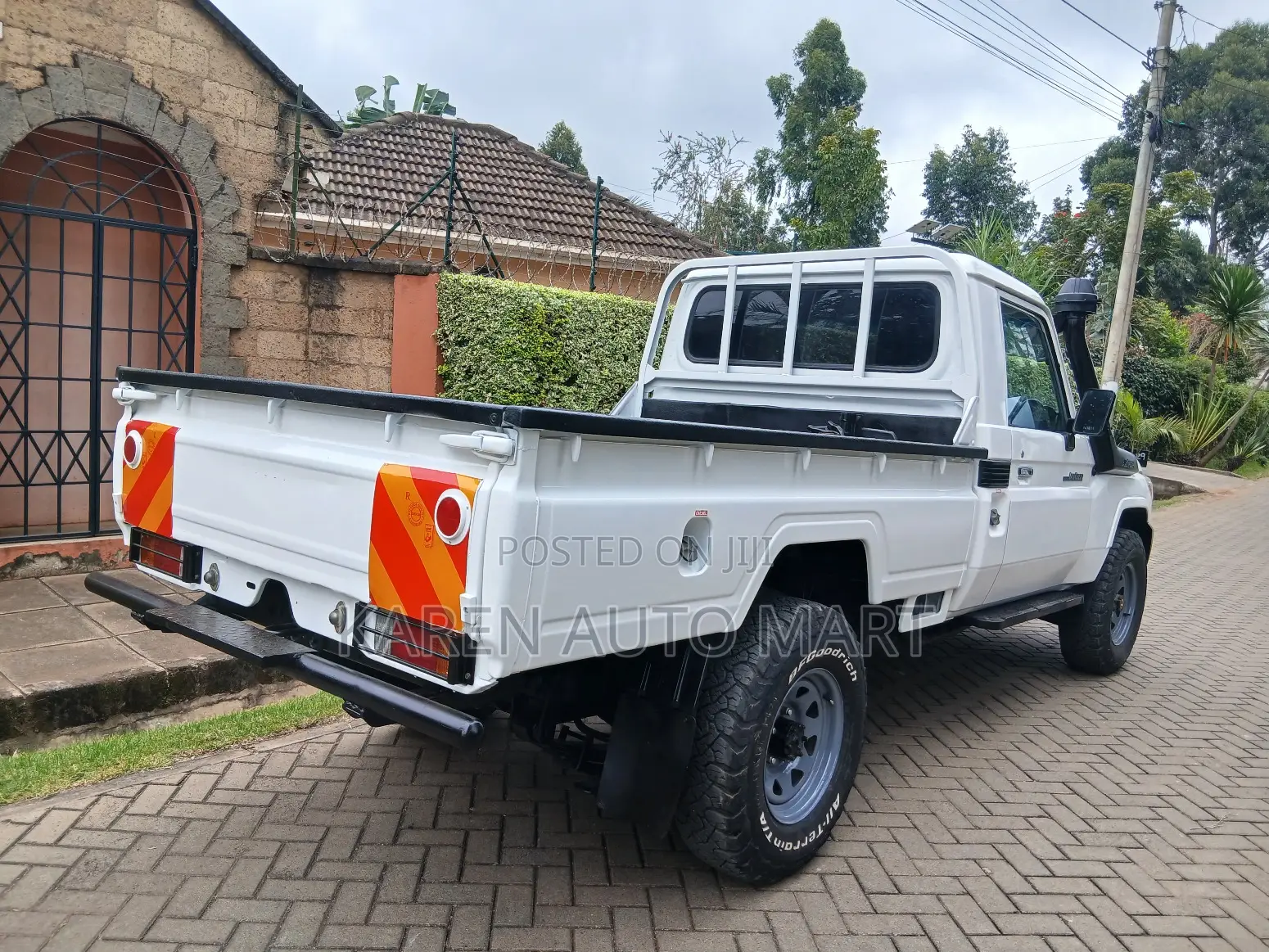 Toyota Land Cruiser 79 Series 2021 White