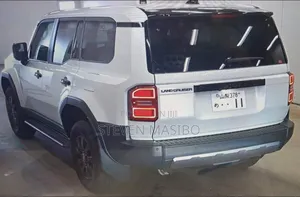 Toyota Land Cruiser Prado 2024 White