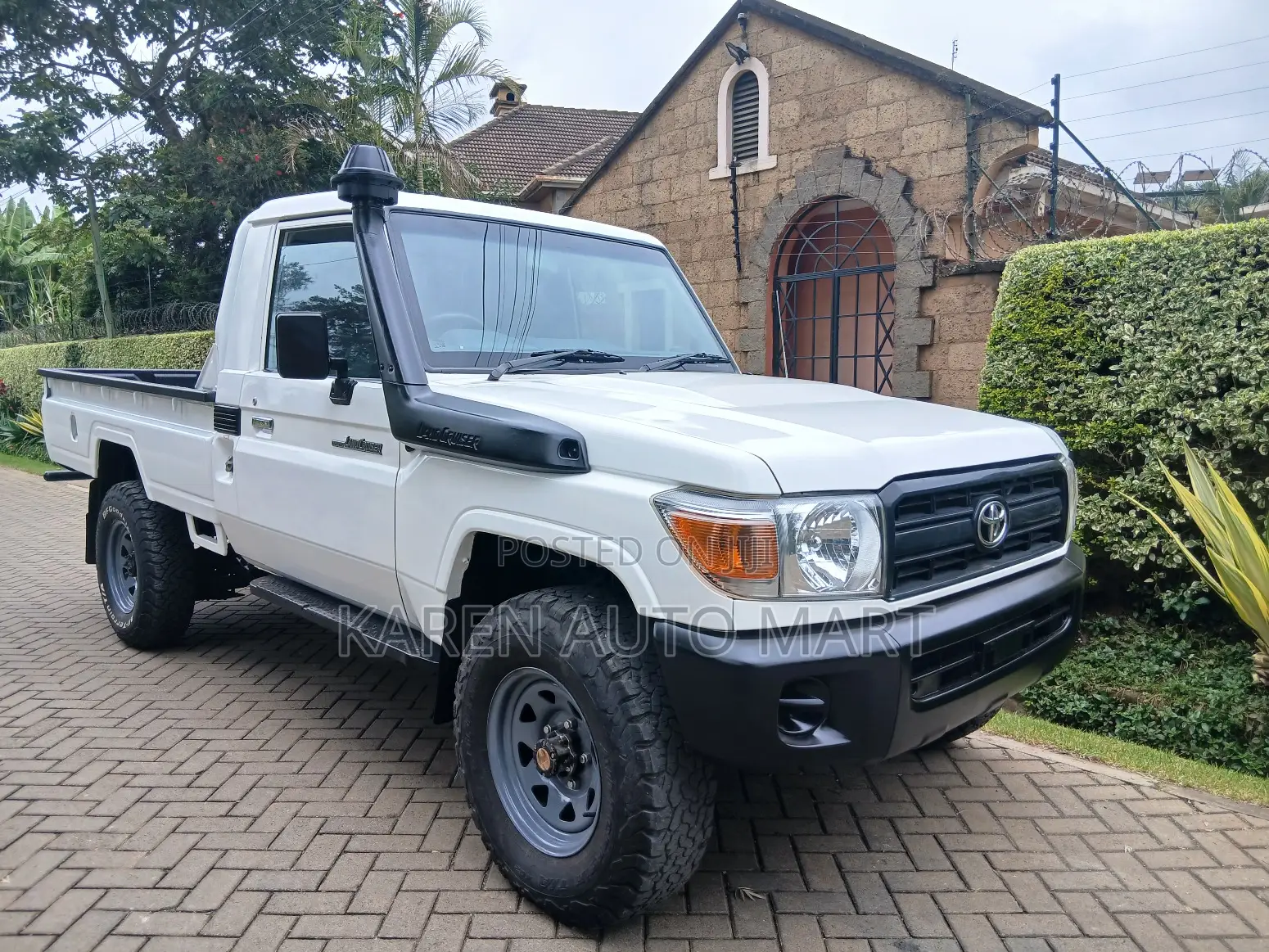 Toyota Land Cruiser 79 Series 2021 White