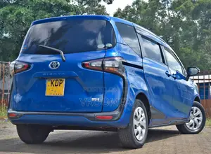 Toyota Sienta 2016 Blue