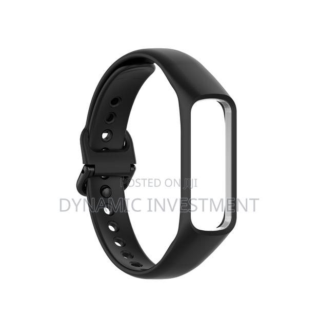 Samsung Galaxy Fit 2 Silicone Watch Band Strap (Black)