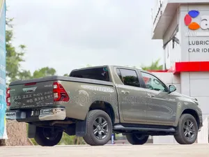 Toyota Hilux 2022 Green