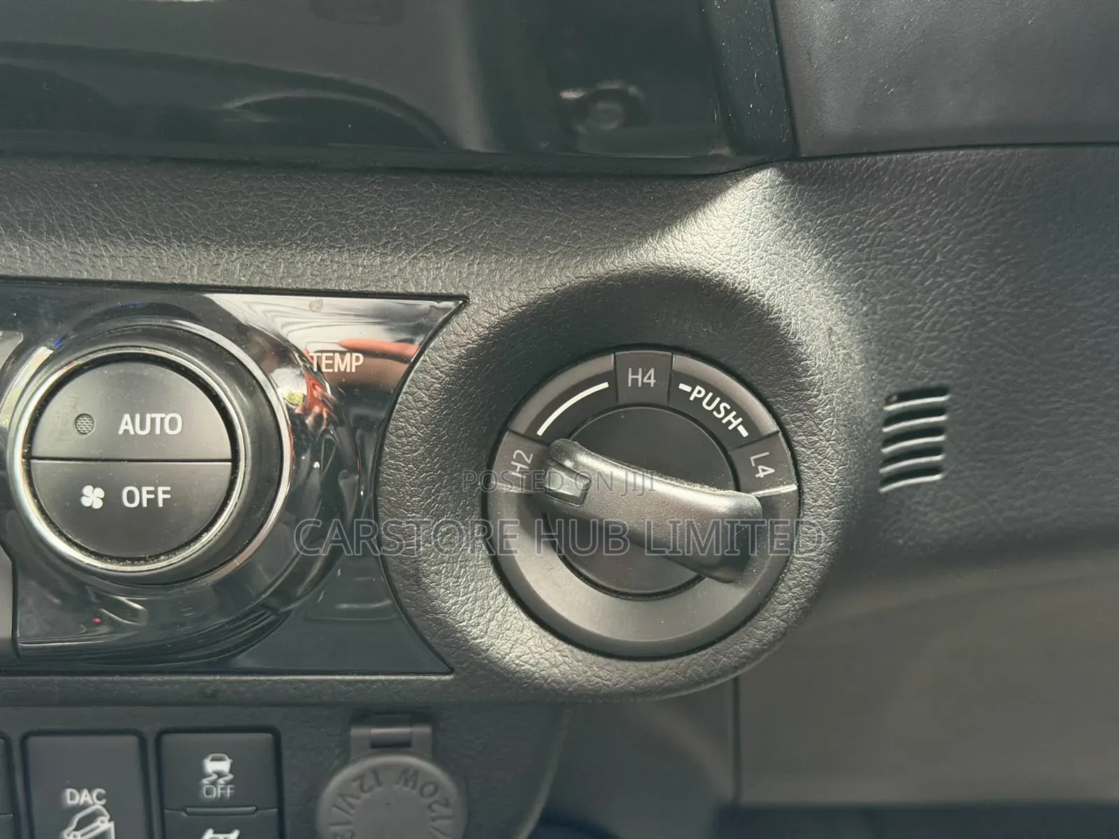 Toyota Hilux 2022 Green