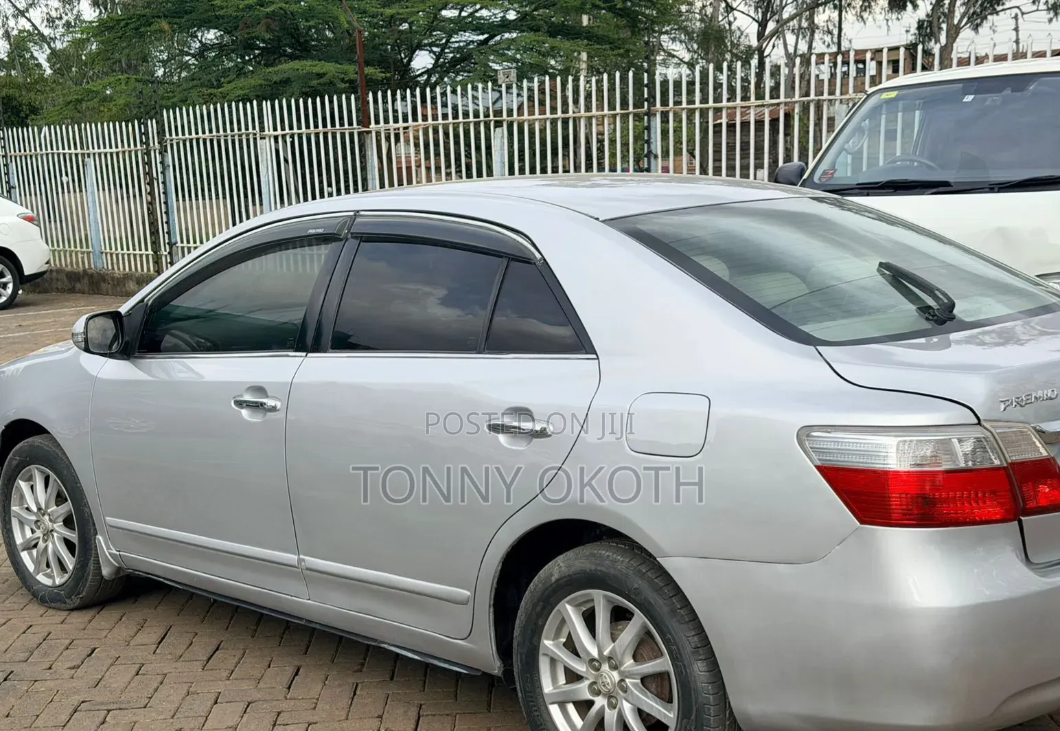 Toyota Premio 2009 Silver