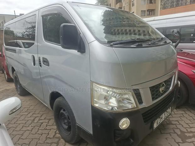 Nissan Caravan (Urvan) 2015 Silver - thumbnail 2
