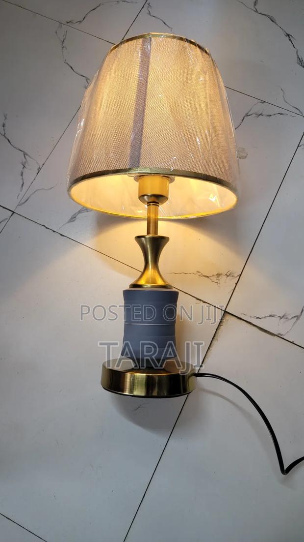 Luxury Modern Desktop Table Lamp Premium Bedside Living Room Lighting - thumbnail 2