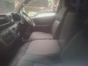 Nissan Caravan (Urvan) 2015 Silver