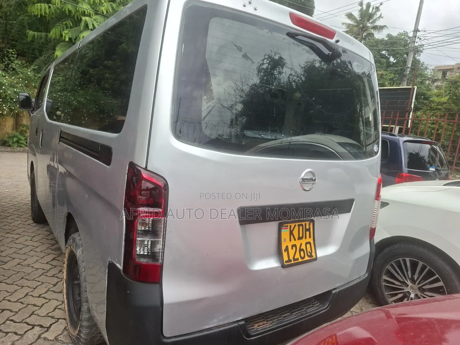 Nissan Caravan (Urvan) 2015 Silver
