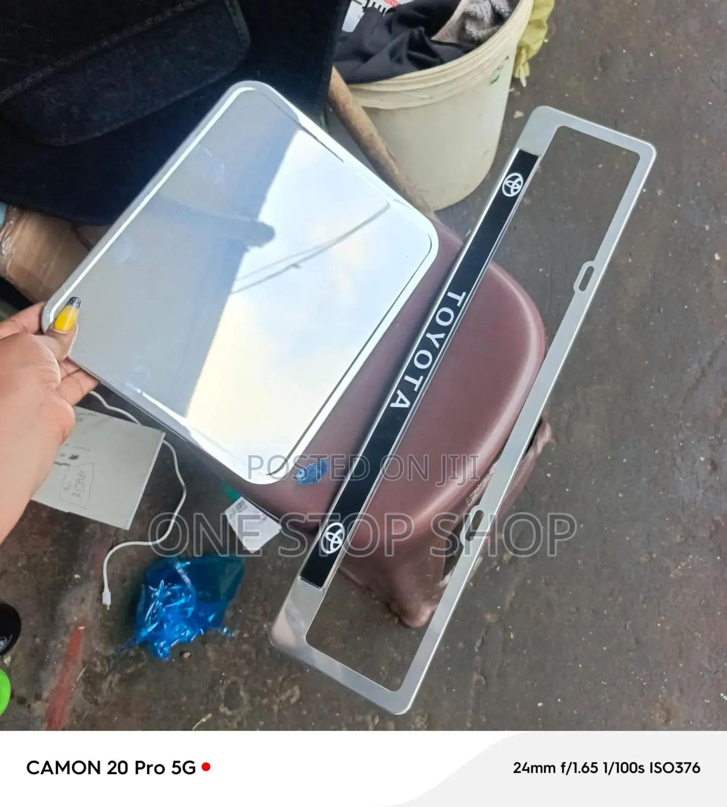 Toyota Oblong Branded Metallic Plate Holder With Unbranded Square Plat